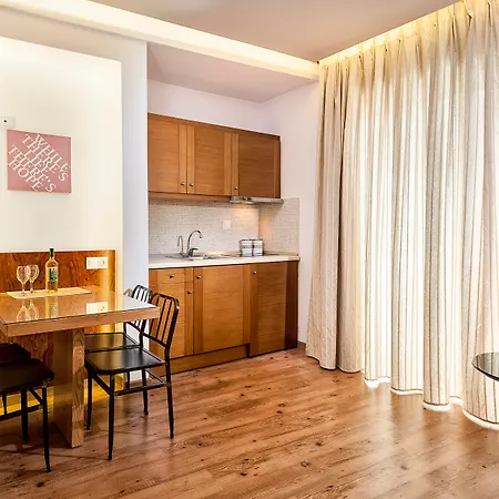 מלון דירות Elina