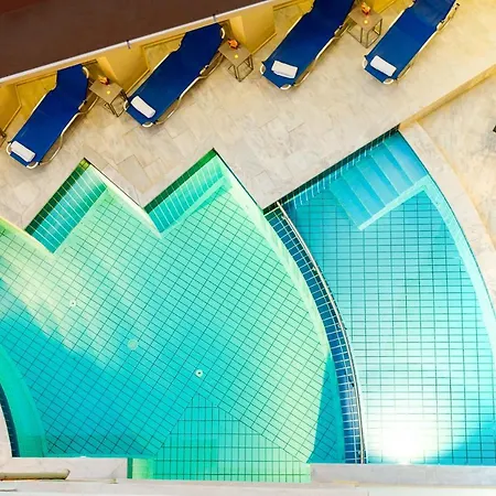 Elina מלון דירות העיירה רתימנו