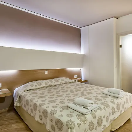 Elina מלון דירות העיירה רתימנו