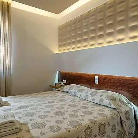 Aparthotel Elina 3*