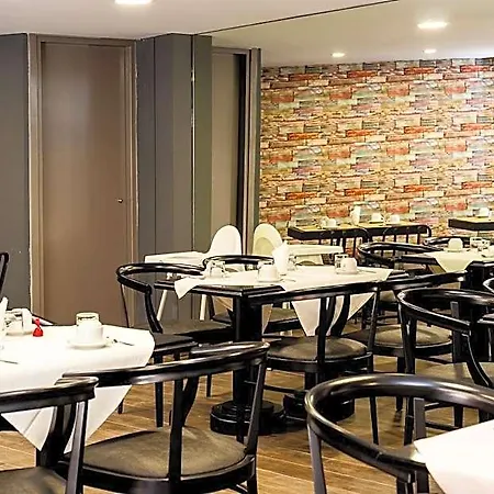 Elina Aparthotel 3*