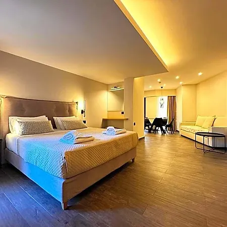 Elina Aparthotel