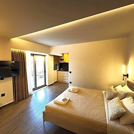 Elina Aparthotel