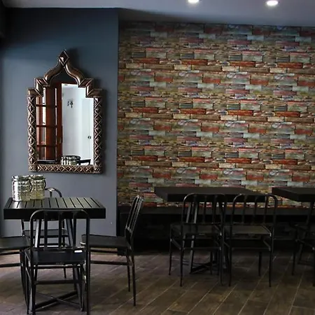 מלון דירות Elina 3*