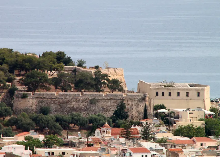 Elina Апарт-готель