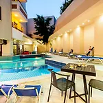 Elina Hotel de apartamente 3*